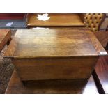 SMALL OAK FLOOR STANDING BLANKET BOX,