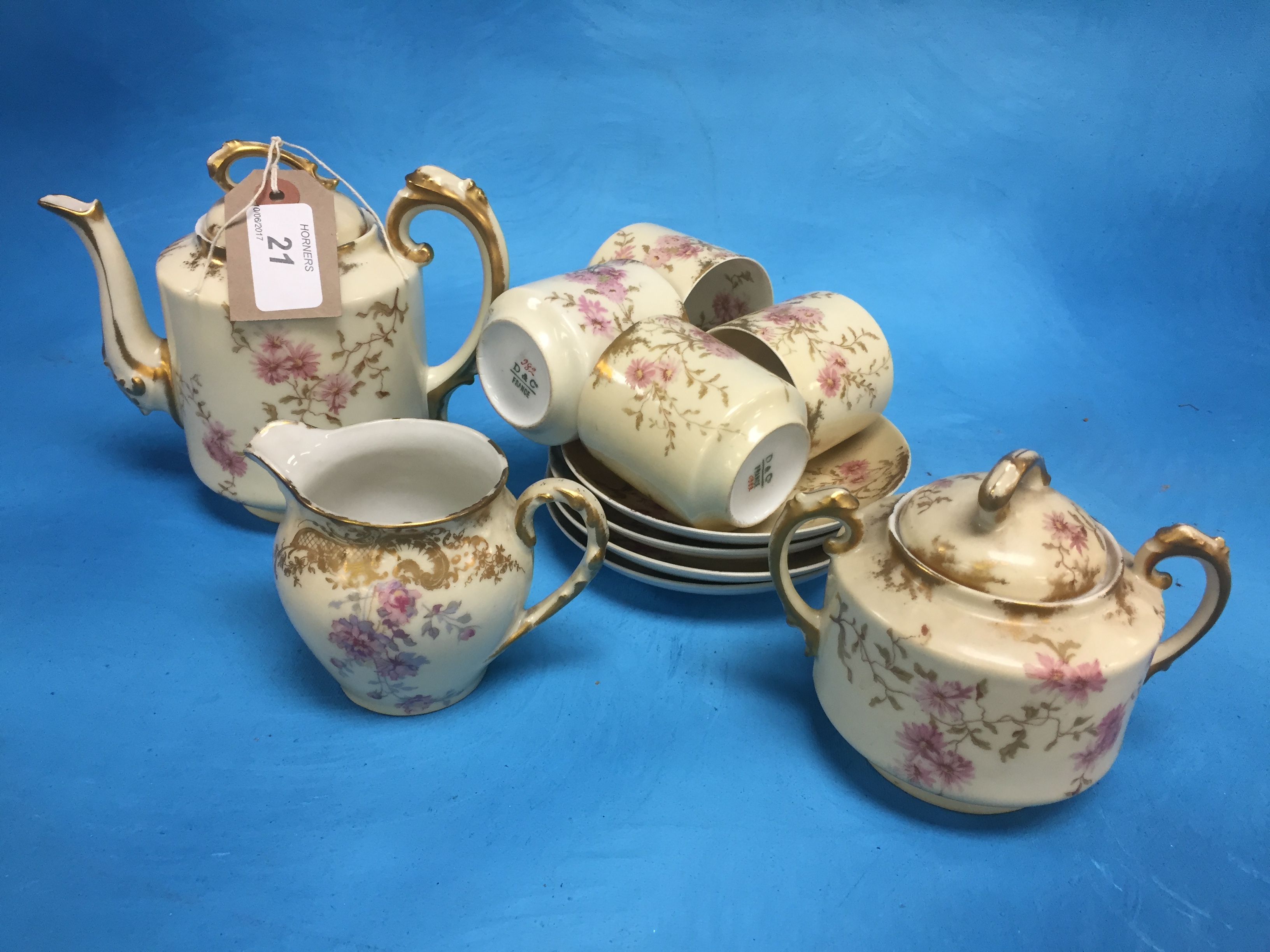 11 PIECES OF LIMOGES BLUSH PATTERN TEAWARE