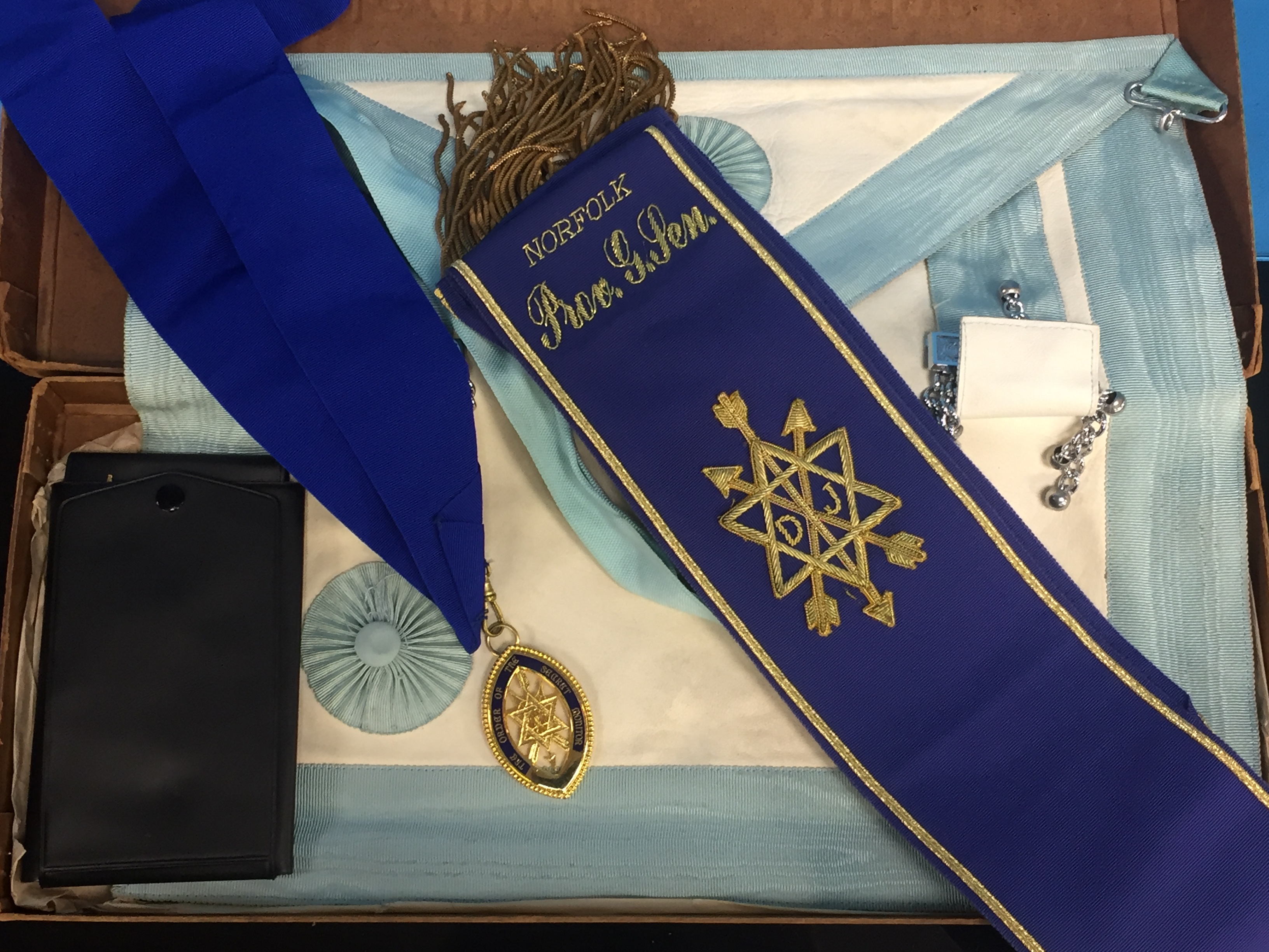 MASONIC APRON AND SASH (THE SASH MARKED NORFOLK) NECK STRAP WITH SUSPENDED MEDAL THE ORDER OF THE