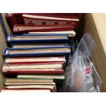 BOX WITH GENERAL COLLECTIONS AND VARIOUS IN EIGHTEEN ALBUMS AND LOOSE