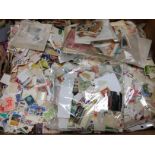 LARGE BOX WITH AN EXTENSIVE ALL WORLD LOOSE ACCUMULATION,