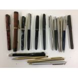 COLLECTION OF VINTAGE PENS TO INCLUDE SWAN ETC.