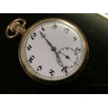 A 9CT GOLD GENTLEMAN'S POCKET WATCH, THE INNER CASE ENGRAVED, PRESENTED TO INSPECTOR W.