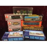 BOXED MODEL '00' GAUGE RAILWAY TO INCLUDE HORNBY DIESEL, LIMA GWR 9400 LOCO, 5 LIMA GOODS WAGONS,