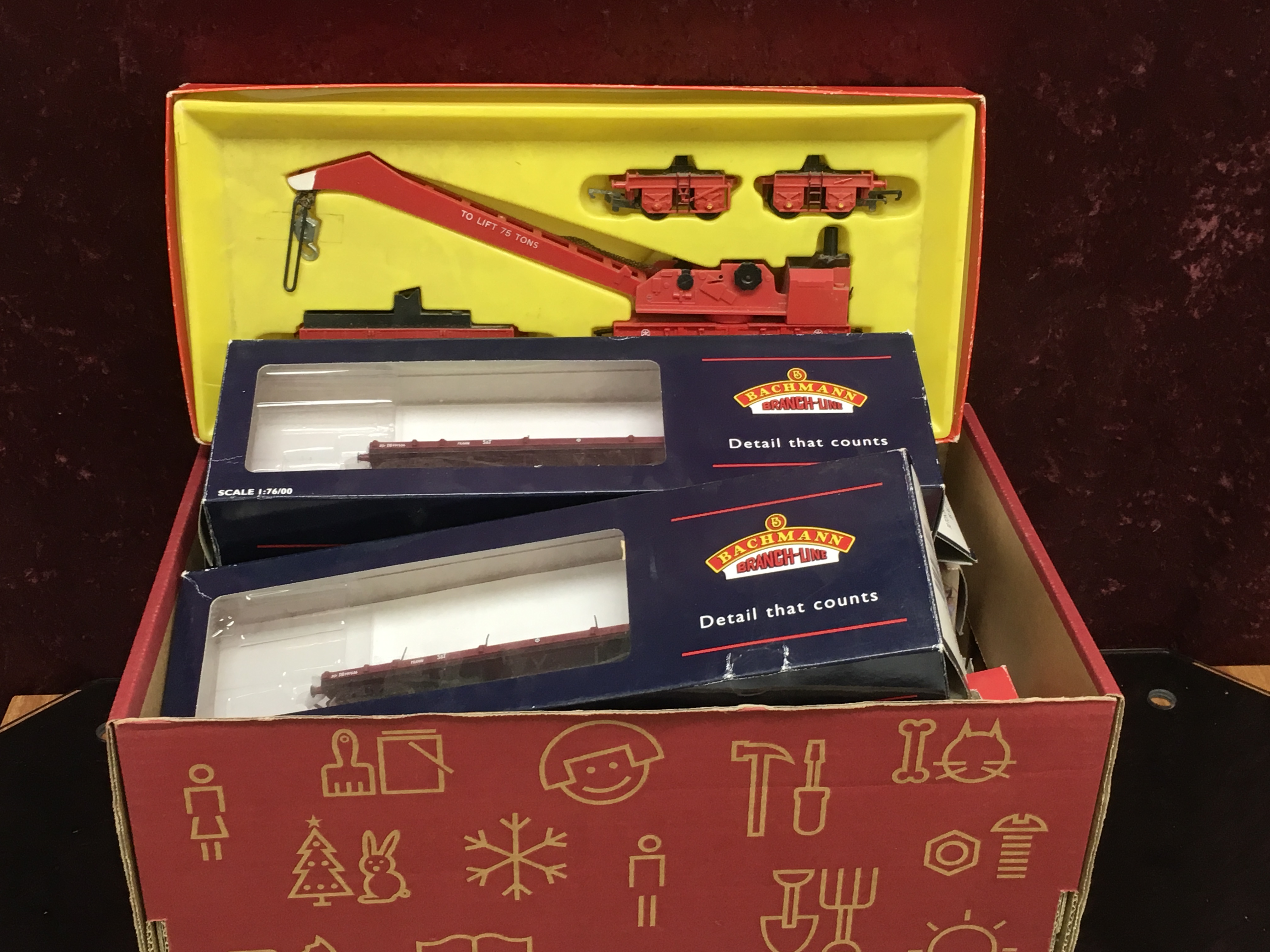 BOXED TRI-ANG/HORNBY CRANE, 4 BOXED BACHMANN BOGIE WAGONS, 2 BOXED DAYS GONE ROAD TRANSPORT WAGONS,