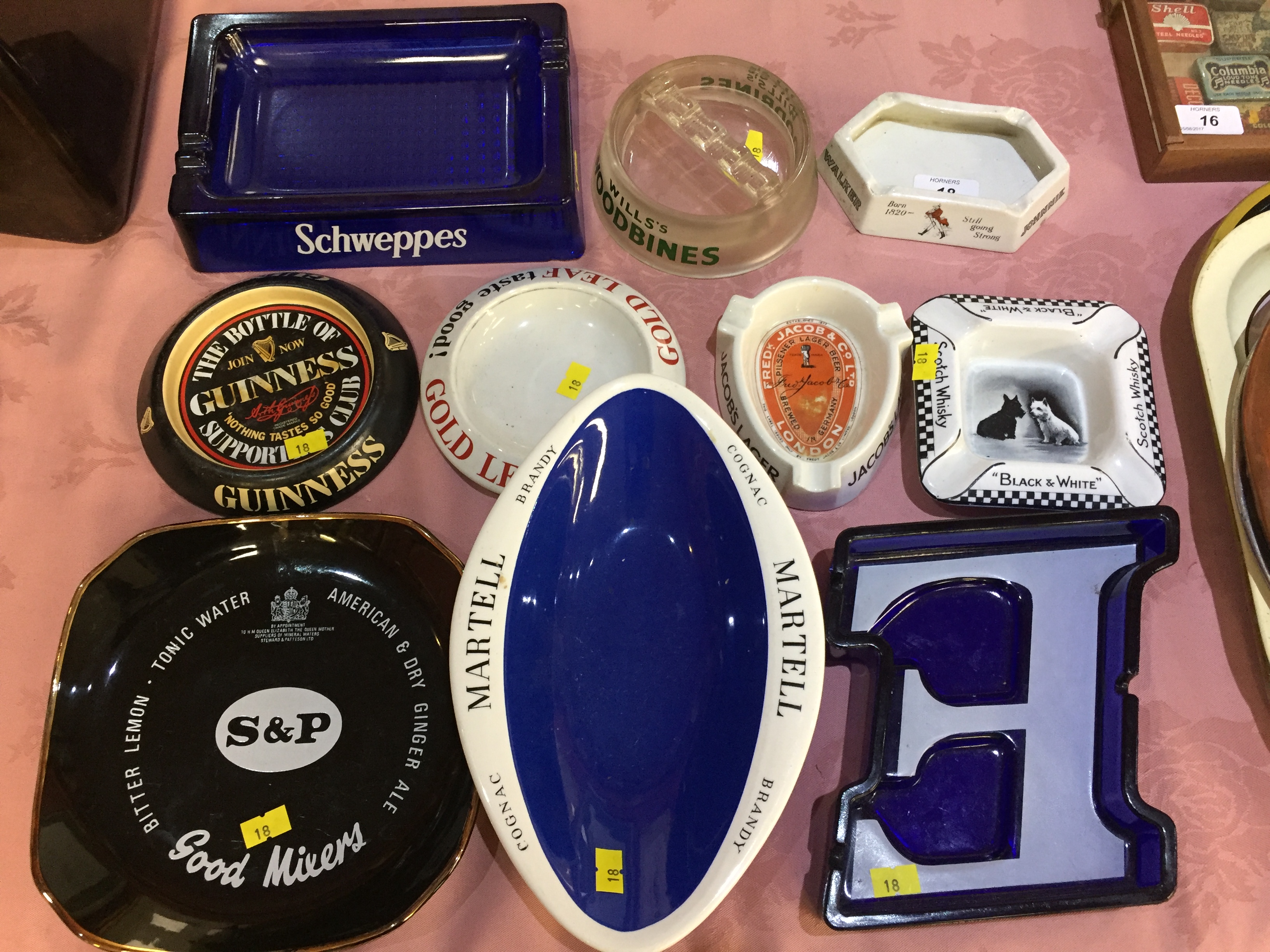 10 VARIOUS ADVERTISING ASHTRAYS TO INCLUDE JOHNNIE WALKER, BLACK AND WHITE, WILLS ETC.