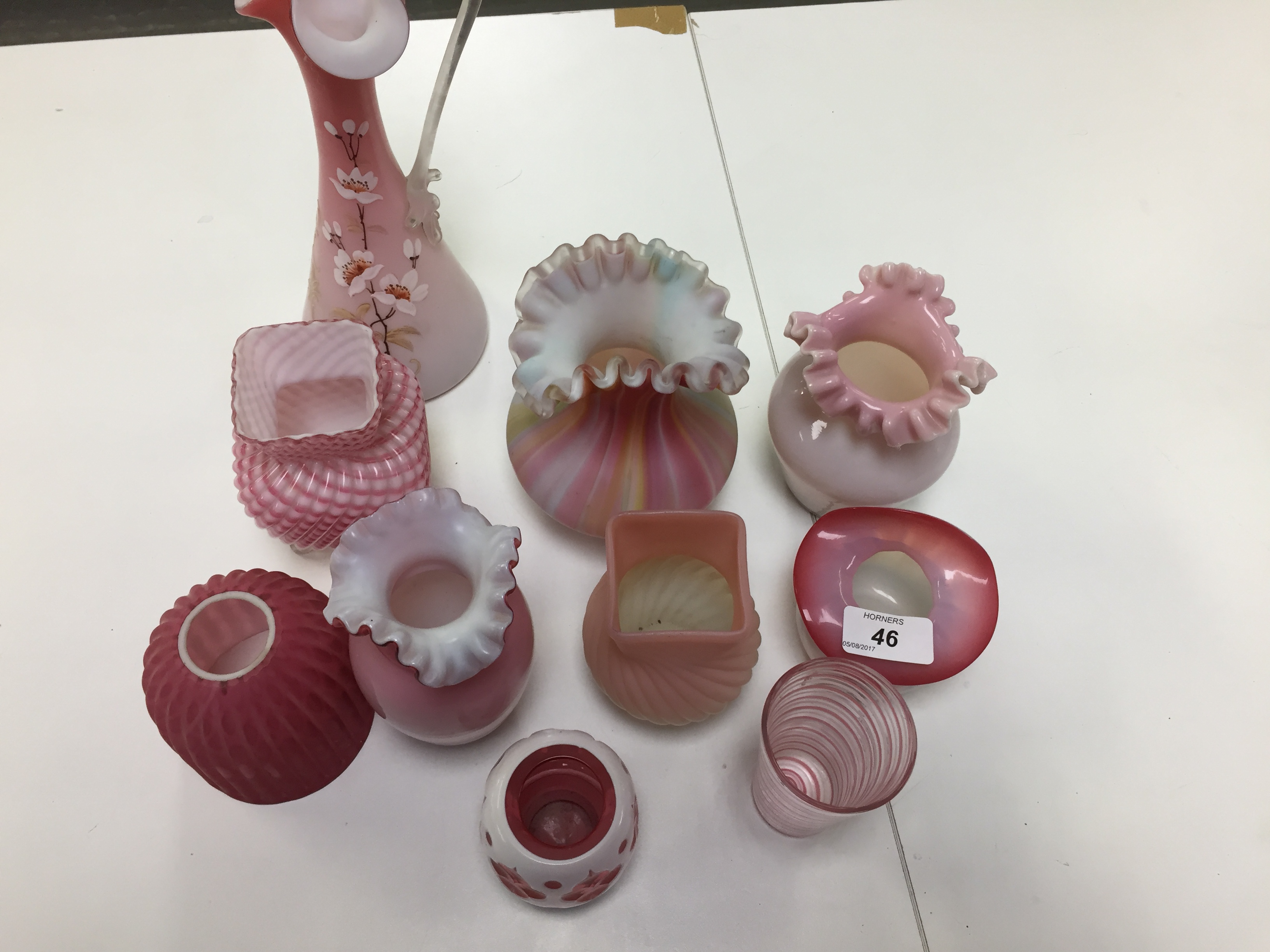 A COLLECTION OF PINK ART GLASS PIECES (10) INCLUDING AN UNUSUAL SHADE - Image 2 of 3