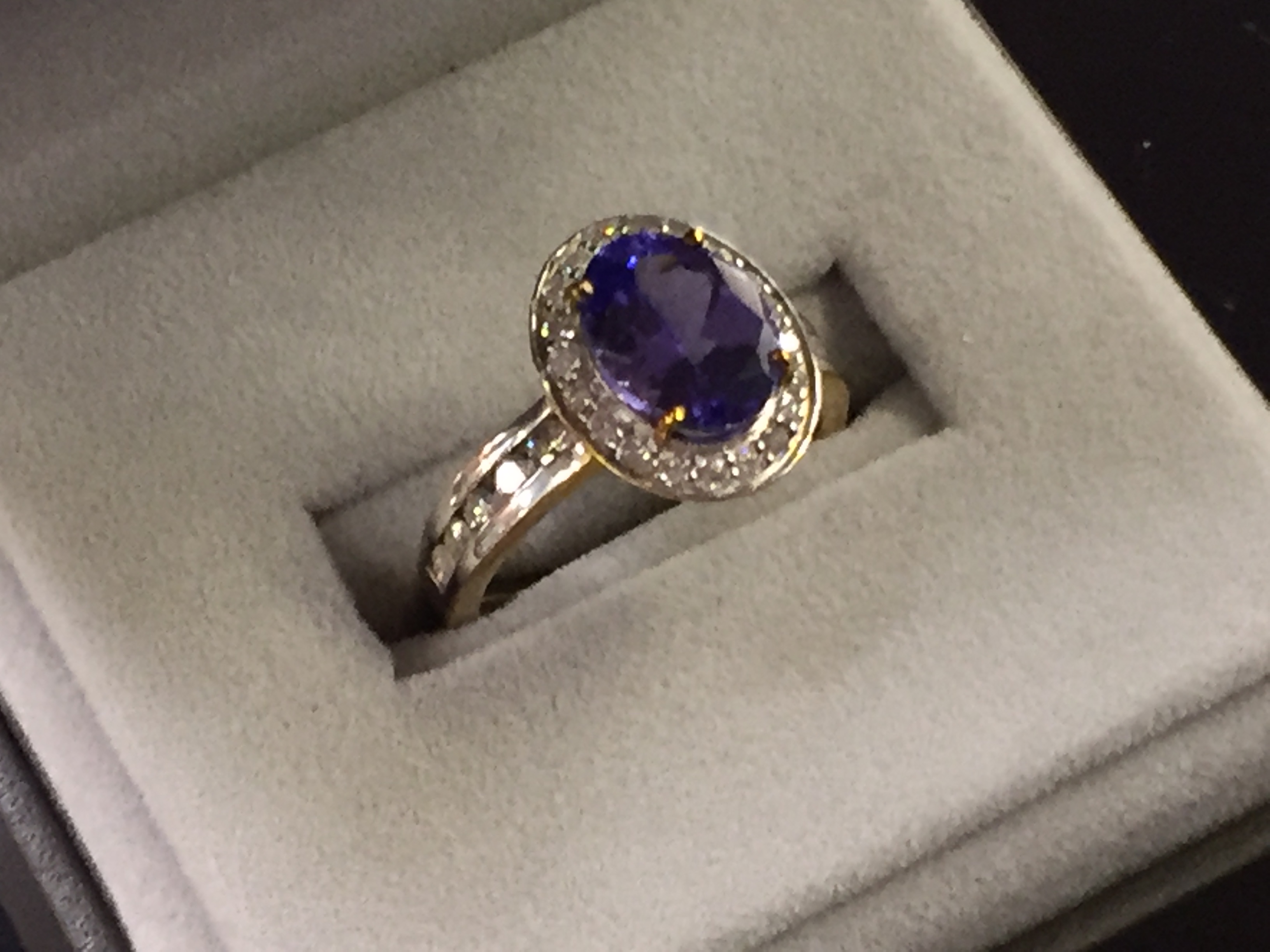 9CT GOLD TANZANITE RING WITH CERTIFICATE, - Image 3 of 5