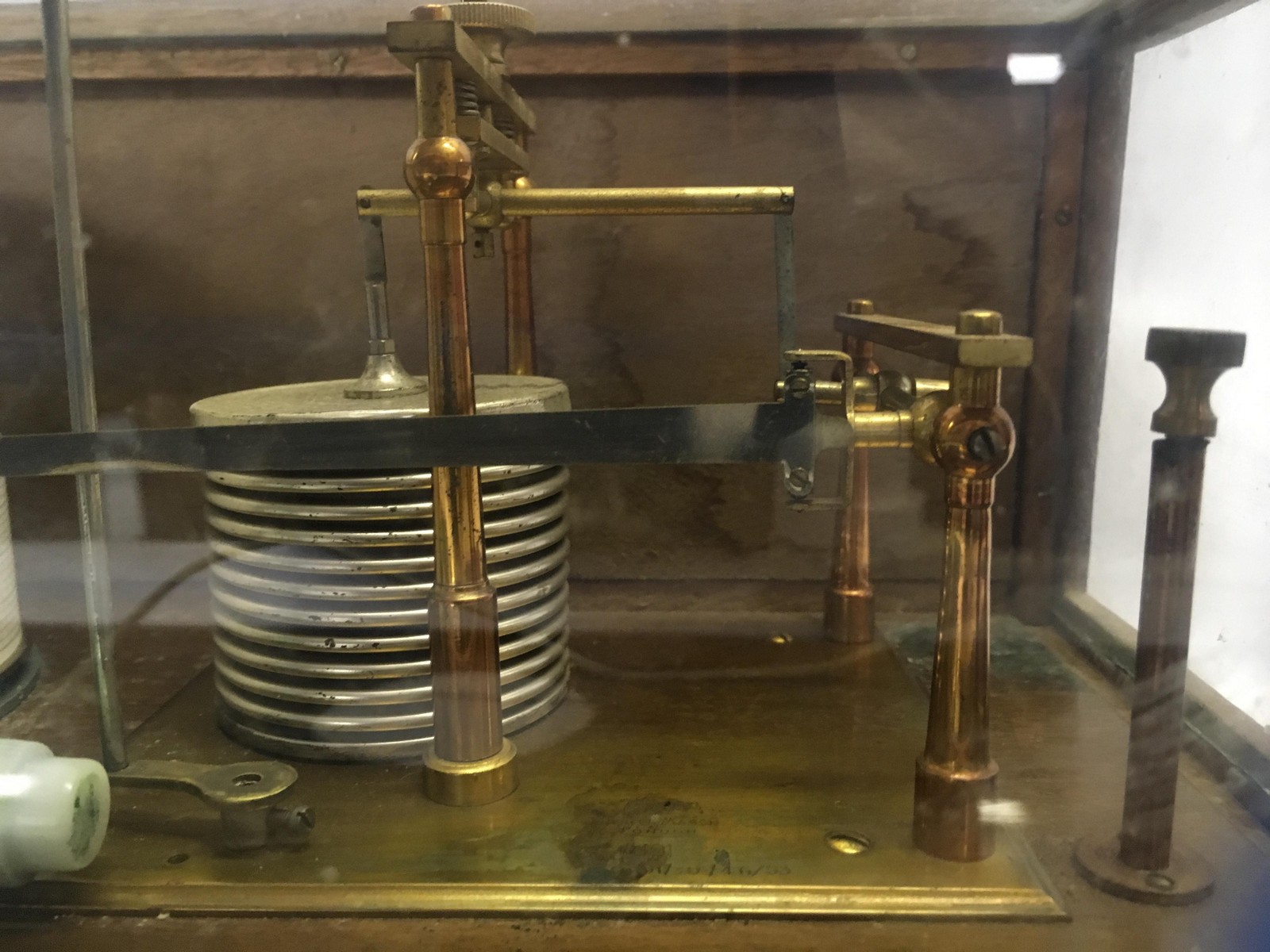 A CASED BAROGRAPH - Image 3 of 5