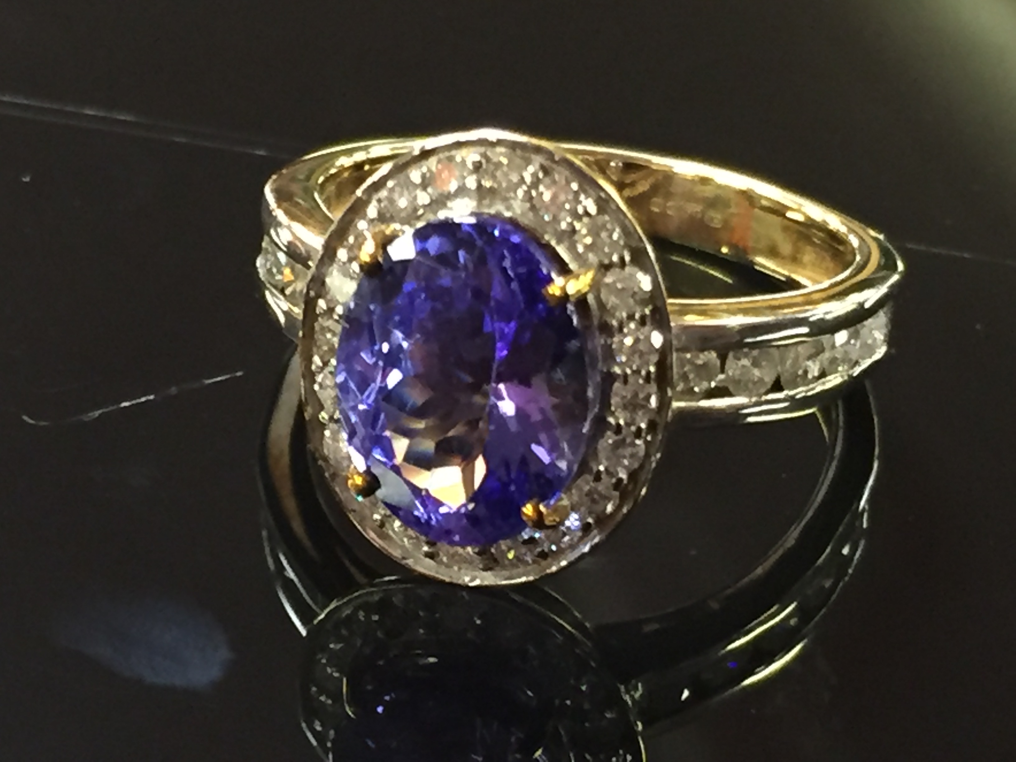 9CT GOLD TANZANITE RING WITH CERTIFICATE, - Image 2 of 5