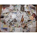 BOX OF MIXED CIGARETTE CARDS,