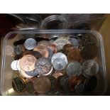 SMALL BOX OF MIXED COINS INCLUDING GB £5 CROWNS (3), 1990 AND 1991 CIRCULATED SETS ETC.