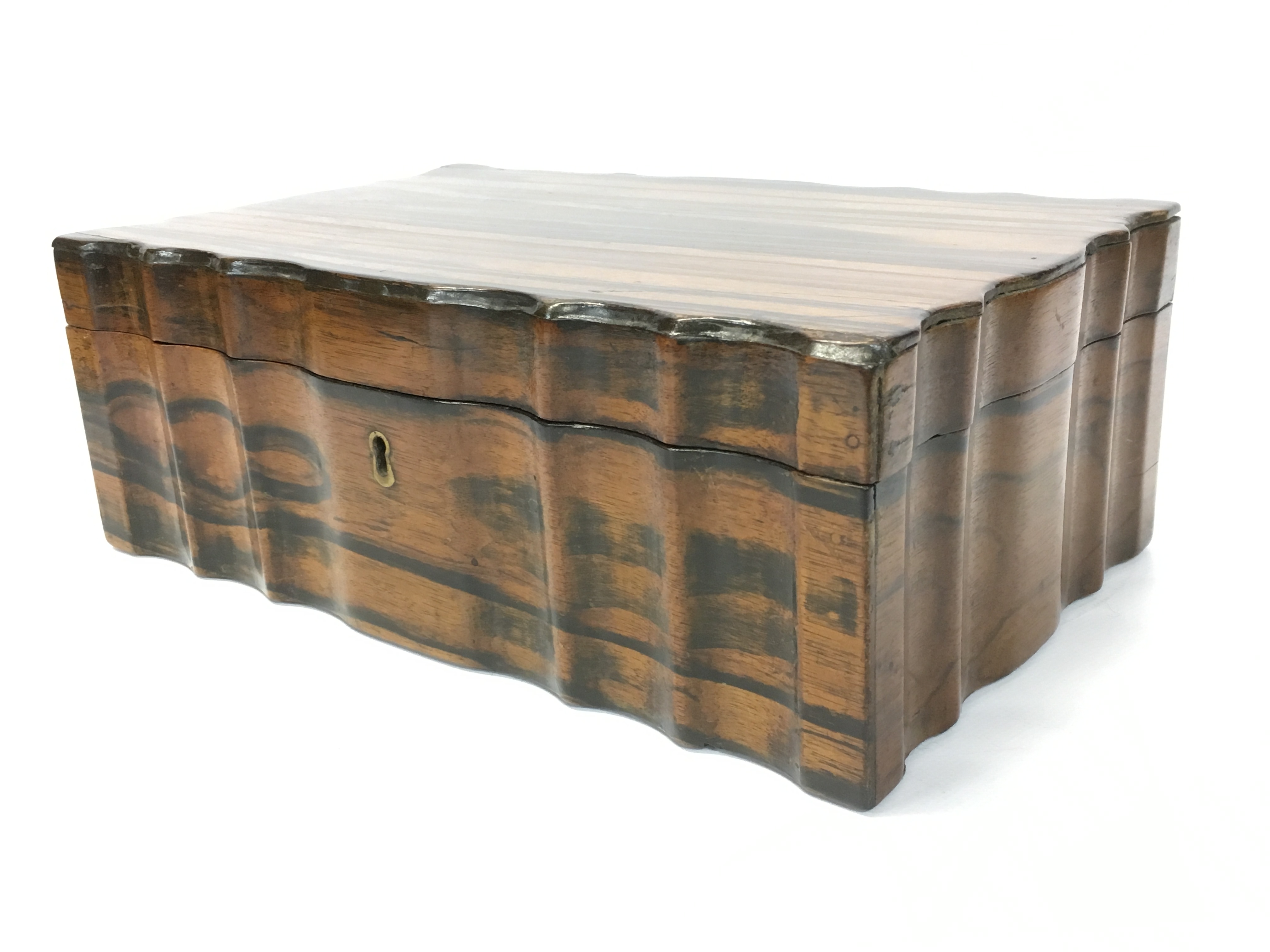 ANTIQUE COROMANDEL WOOD BOX WITH HINGED LID. VERY UNUSUAL WAVY (SERPENTINE) FRONT, BACK AND SIDES. - Image 2 of 3