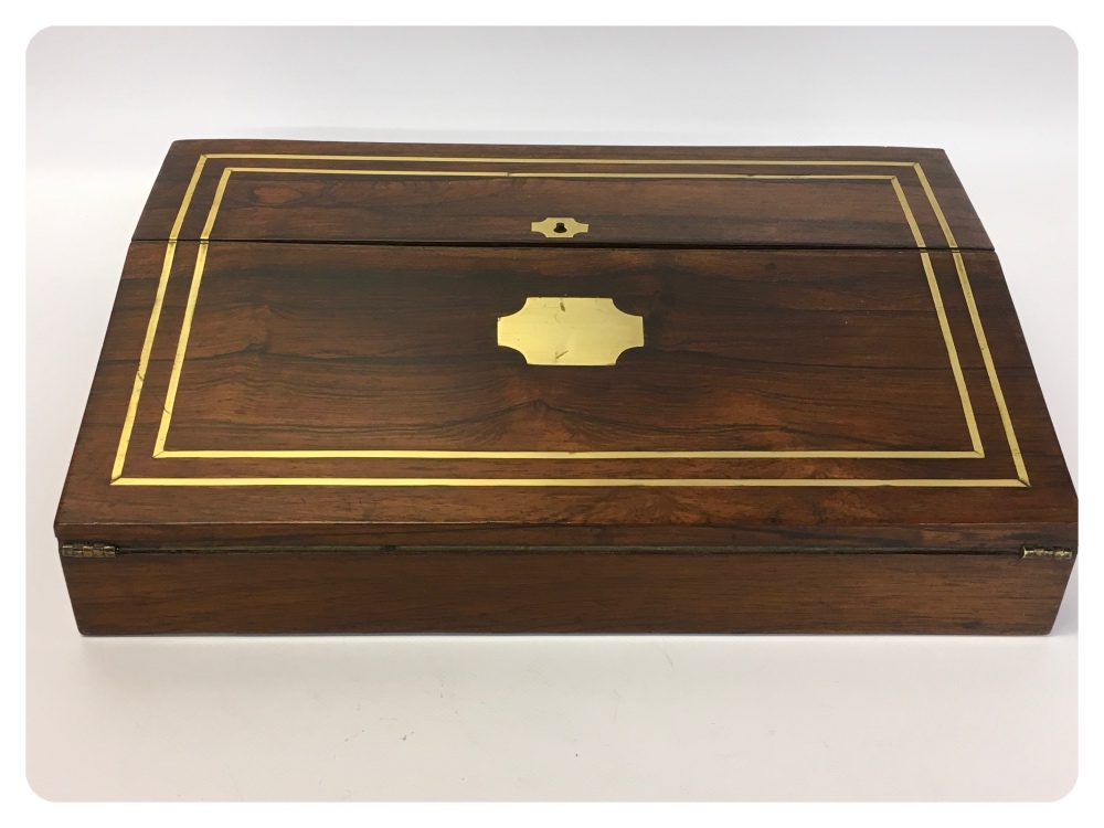 UNUSUAL SMALL GEORGIAN ROSEWOOD WRITING BOX / SLOPE, DECORATED WITH BRASS STRINGING. - Image 2 of 5