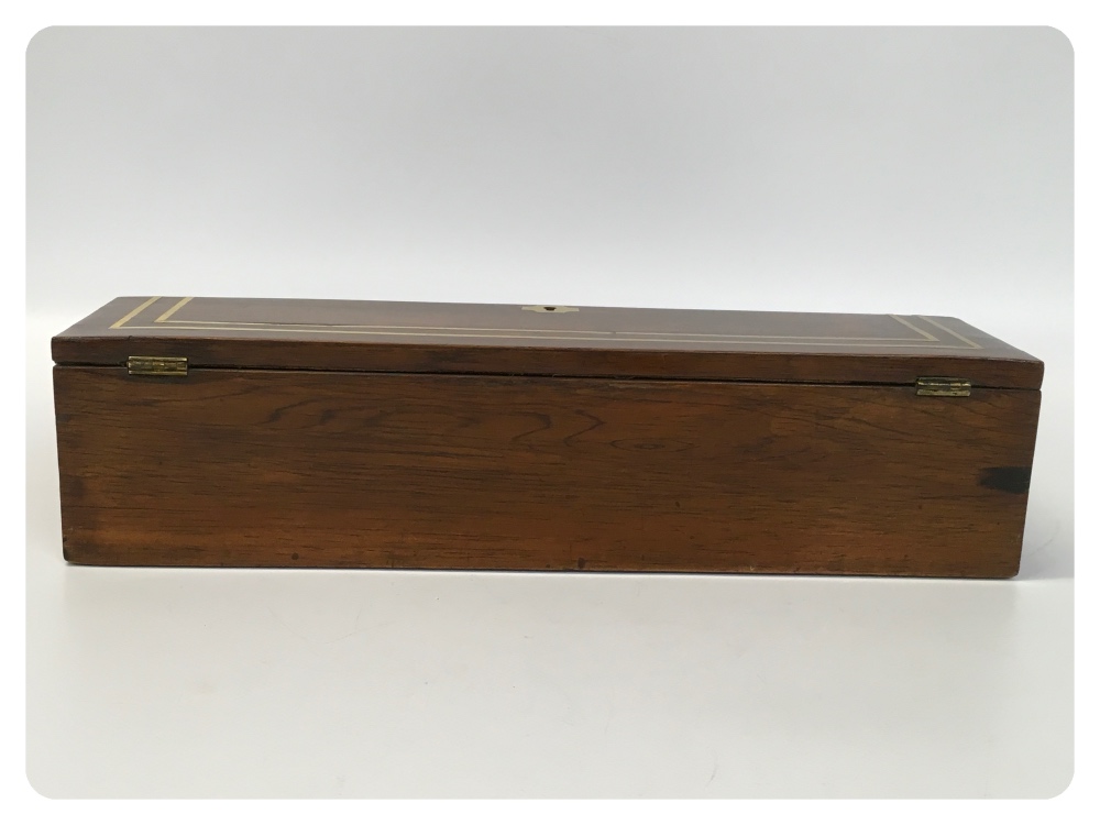 UNUSUAL SMALL GEORGIAN ROSEWOOD WRITING BOX / SLOPE, DECORATED WITH BRASS STRINGING. - Image 5 of 5