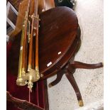 Reproduction drum table, together with a reproduction telescope on stand