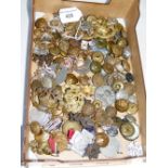 A quantity of assorted military buttons and insignia