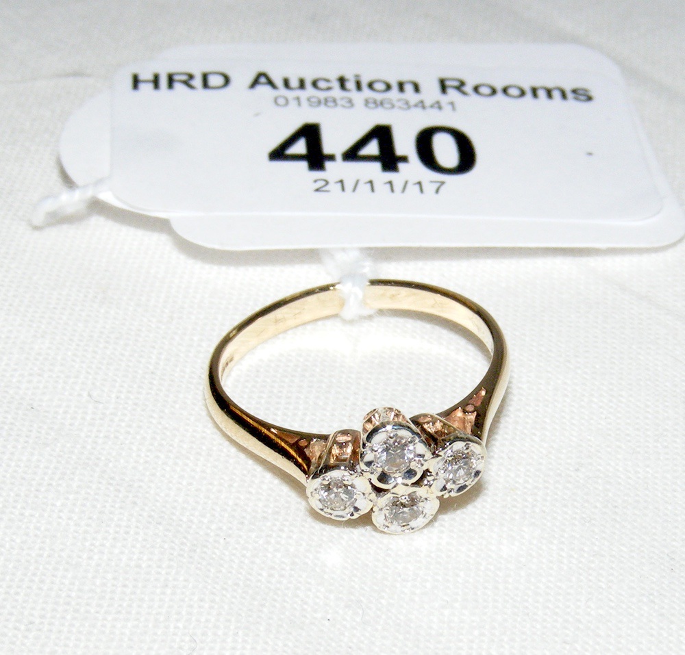 A diamond ring in 9ct gold setting