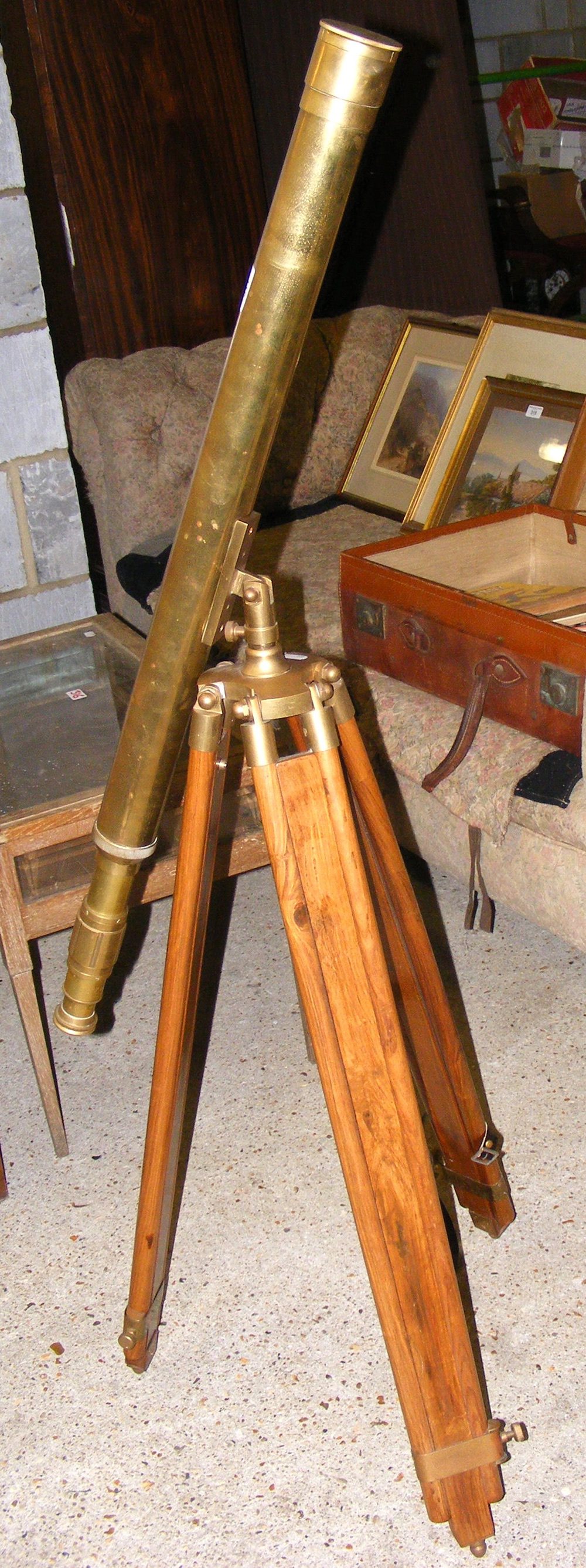 Reproduction telescope on adjustable stand