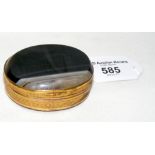A banded agate and gilt snuff box - 6cm