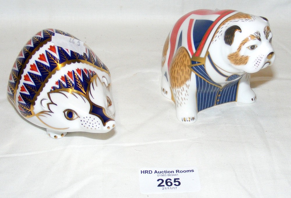 A Royal Crown Derby hedgehog paperweight, together with bulldog