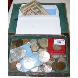 Various collectable banknotes and coinage, including crowns