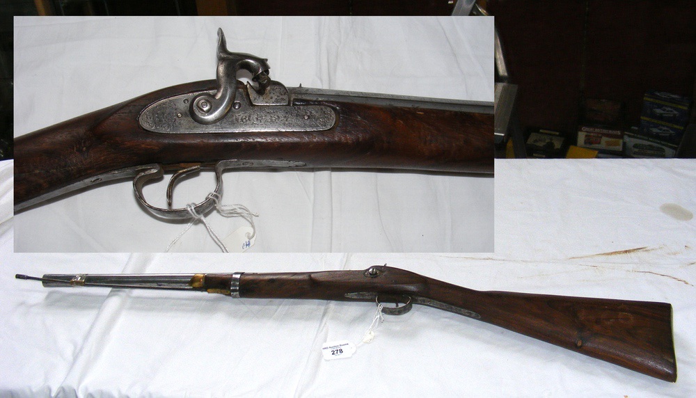 An antique percussion rifle - 98cm long