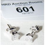A pair of diamond stud earrings - Princess cut - approx. 1 carat in total