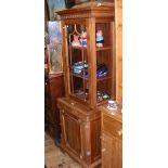 Antique style display cabinet with glazed top