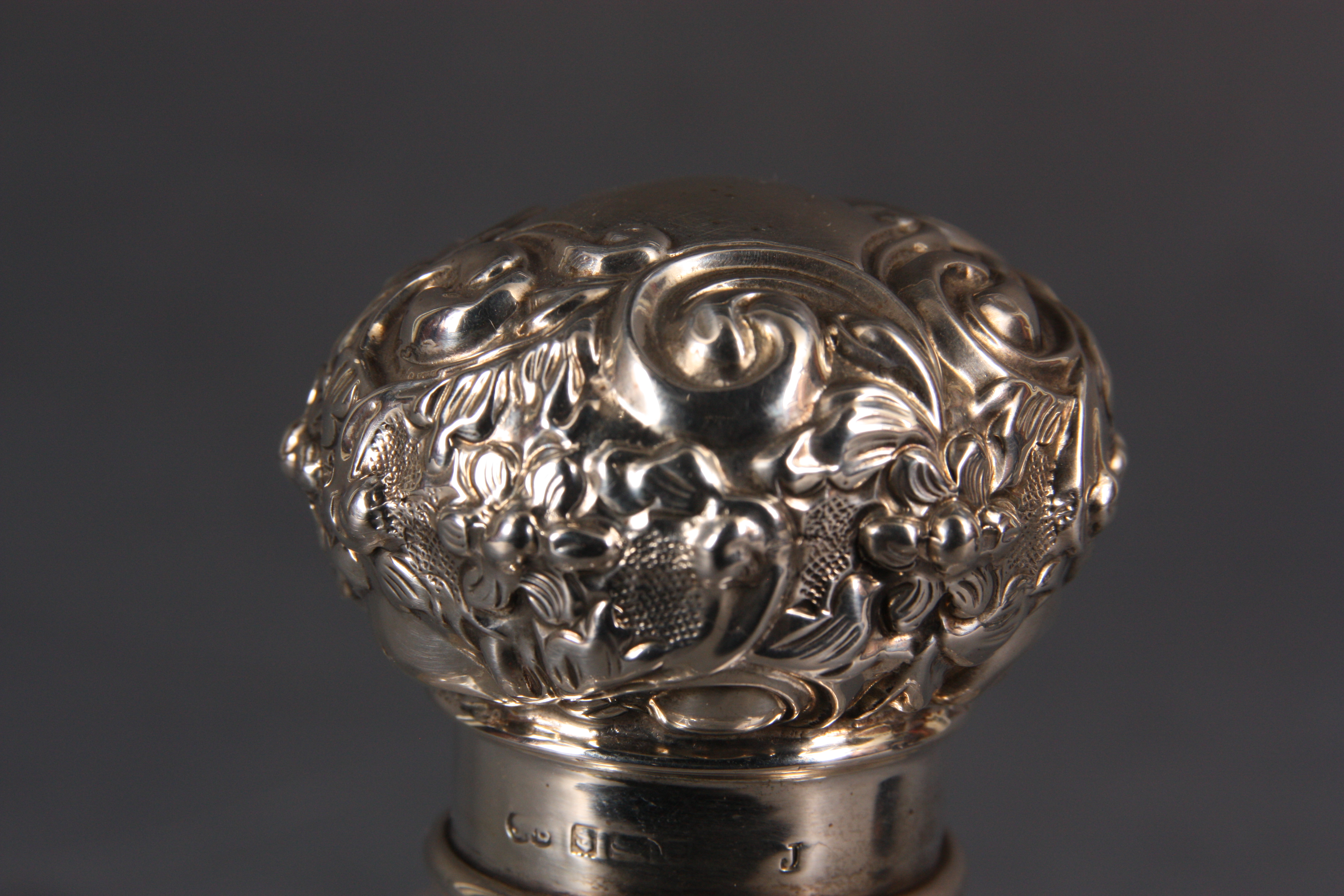 AN EDWARD VII BULBOUS HOBNAIL CUT GLASS Edward TOILETWATER BOTTLE and STOPPER with Silver neck mount - Image 3 of 4