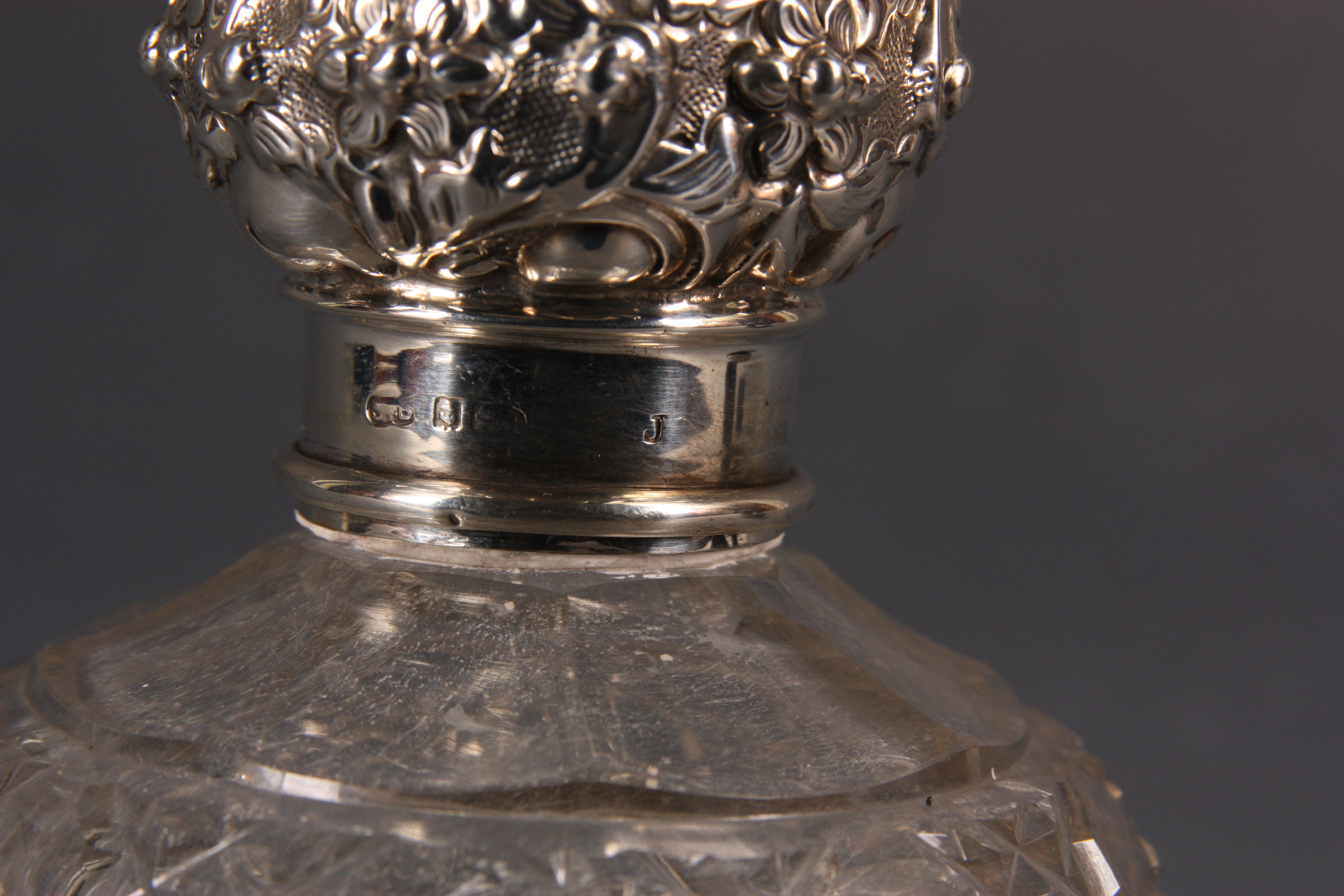 AN EDWARD VII BULBOUS HOBNAIL CUT GLASS Edward TOILETWATER BOTTLE and STOPPER with Silver neck mount - Image 2 of 4
