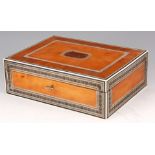 A 19TH CENTURY SANDALWOOD EBONY AND IVORY INLAID ANGLO INDIAN JEWELLERY BOX with cross-banded