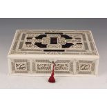 AN EARLY 19TH CENTURY IVORY AND TORTOISESHELL INLAID CHINESE DRESSING/LACE BOX with finely carved