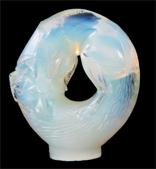 R. LALIQUE, AN OPALESCENT ALASKA SEAL (CACHET) depicting a fox 6.5cm wide 7cm high - signed R. - Image 2 of 4