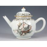 AN EARLY 19TH CENTURY CHINESE PORCELAIN TEAPOT decorated with lovers in garden settings and edged