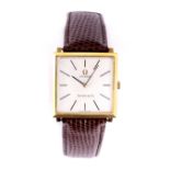 A GENTLEMANS 18ct GOLD OMEGA WRIST WATCH RETAILED BY TIFFANY & CO on crocodile leather strap, the