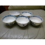 Collection of 5 Late tea bowls 18thC Lowestoft to include Chinese Pagoda Pattern, floral spray etc