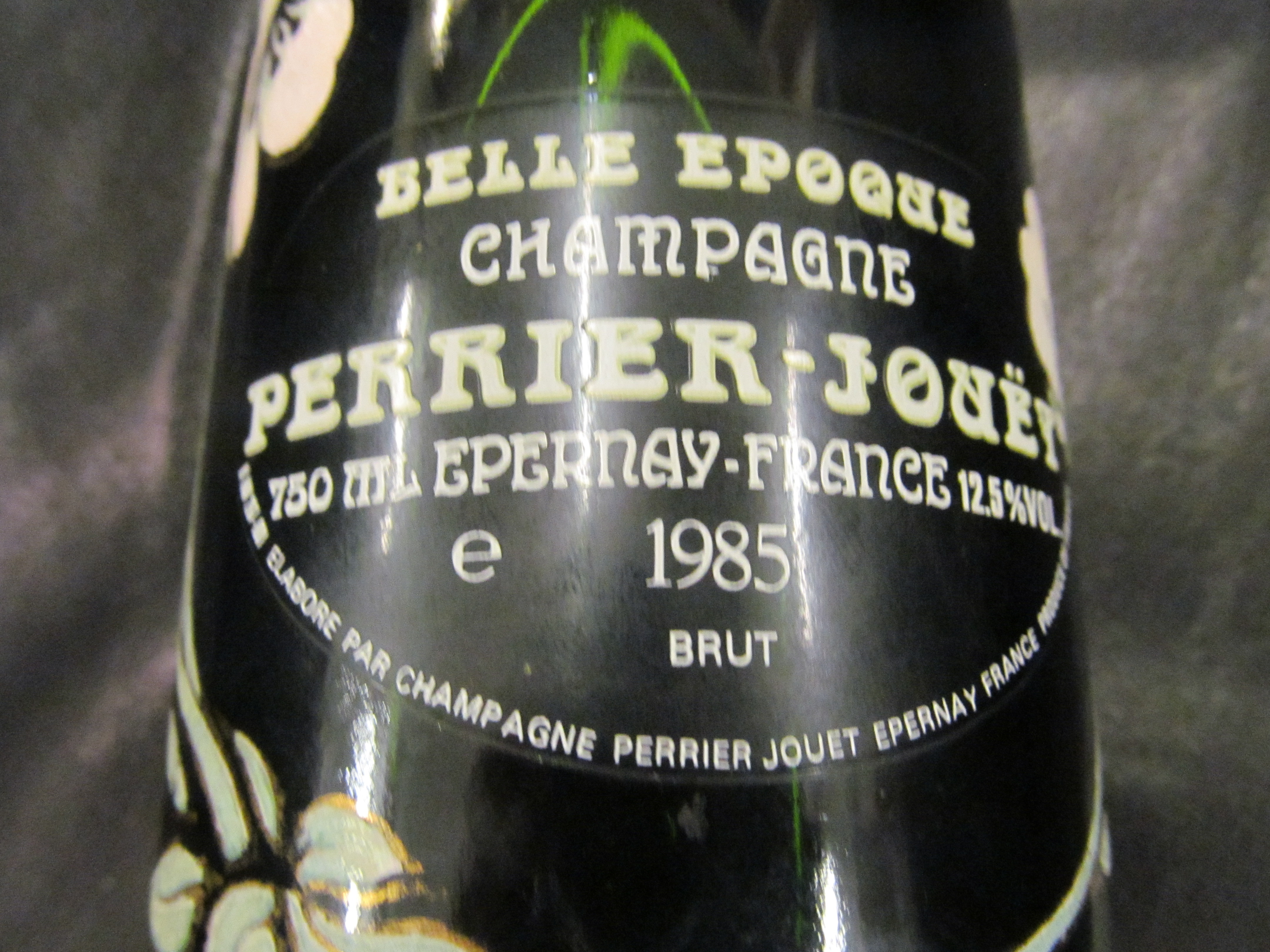 A bottle Belle Époque Champagne 1985 and seven glasses - Image 2 of 4