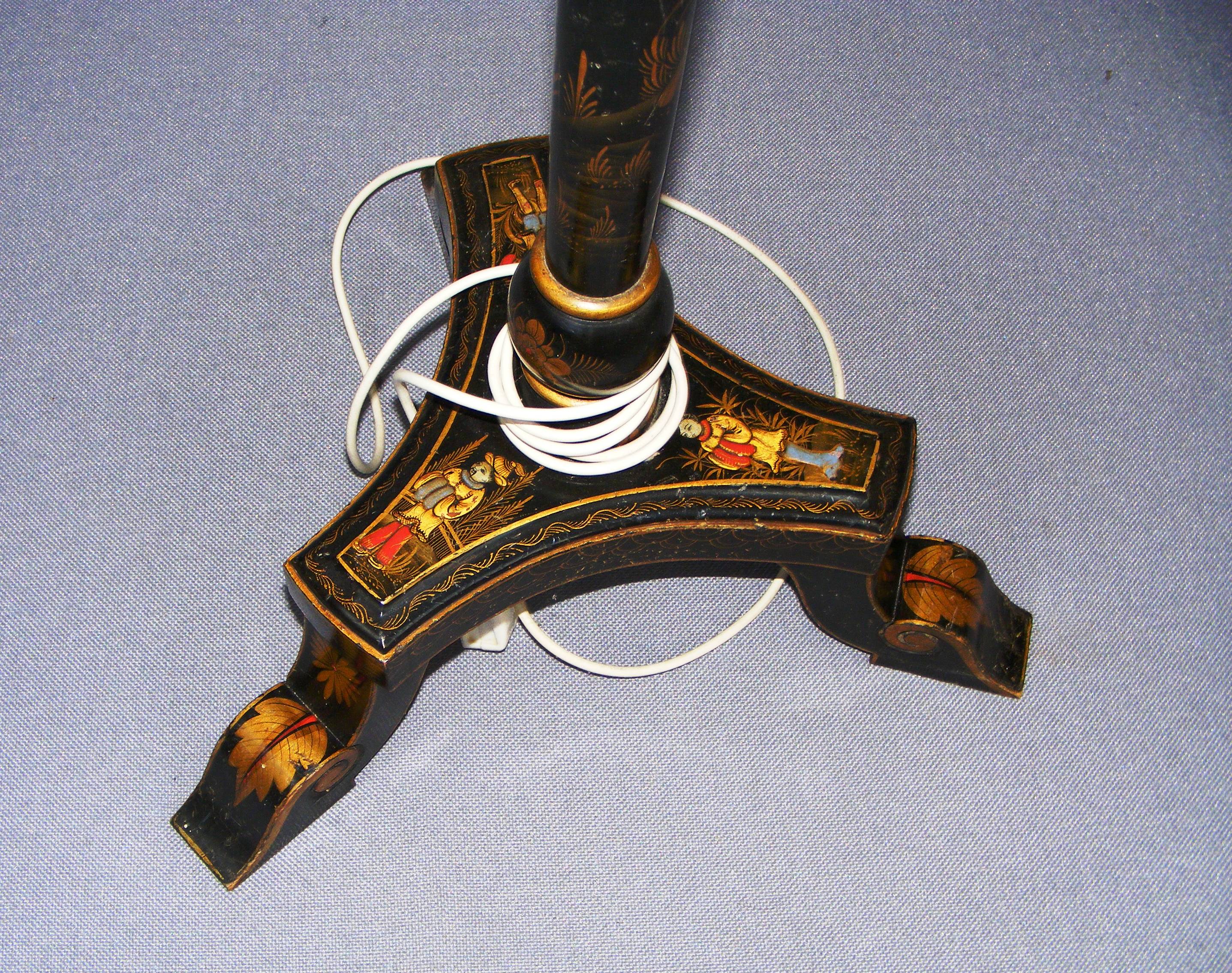 An early 20th century standard lamp hand painted in the chinoiserie style on tripod feet with an - Image 2 of 2