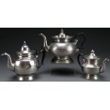 3 FINE EARLY AMERICAN PEWTER TEAPOTS, C. 1800