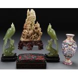 A FIVE PIECE GROUP OF CHINESE DECORATIVE ARTS