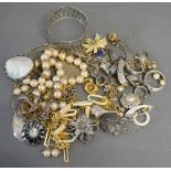 A Collection of Jewellery to include Brooches, Necklaces,