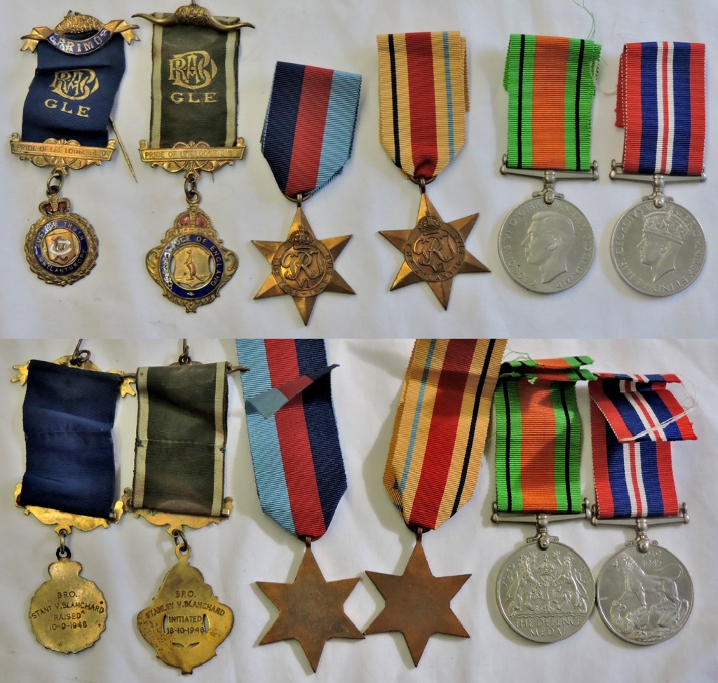 Group of (5) medals-with varies documents including (2) service books, release book all relating - Bild 5 aus 5