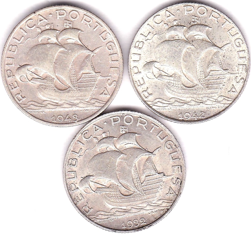 Portugal 1932 2 1/2 Escudos, KM 580, NEF, Scarce thus, 1942 2 1/2 Escudos, KM 580, GEF and 1943 2 - Image 2 of 3