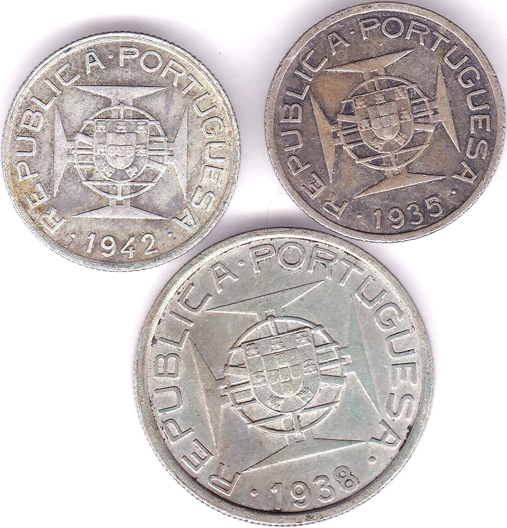 Mozambique 1935 2 1/2 Escudos, KM 61, scarce, GVF type coin. Scarce, 1942 2 1/2 Escudos, KM 68, - Image 3 of 3