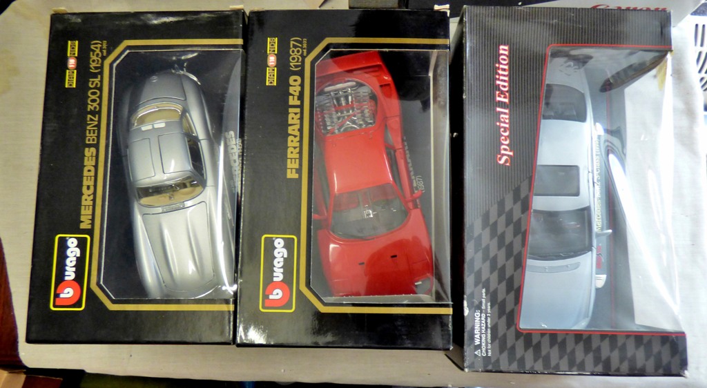 (3) Burago cars-Mercedes Benz 300SL 1954 code 3013-Maisto Mercedes-Benz S Class 1998-ferrarif F40