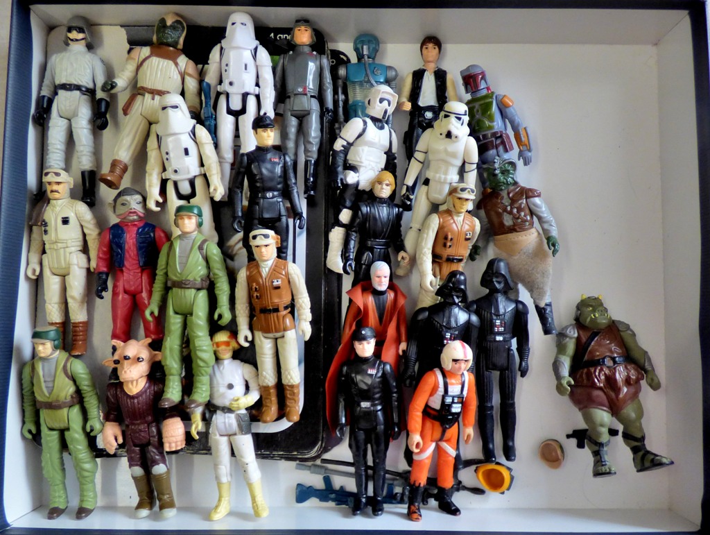 (26) star wars figures-good lot