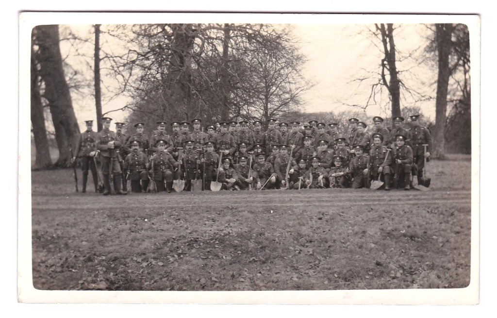 Gloucestershire Regiment WWI RP full Company with weapons and entrenching tools