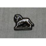 Wembley Exhibition 1924/25 bronze button hole lapel badge-Lion emblem scare