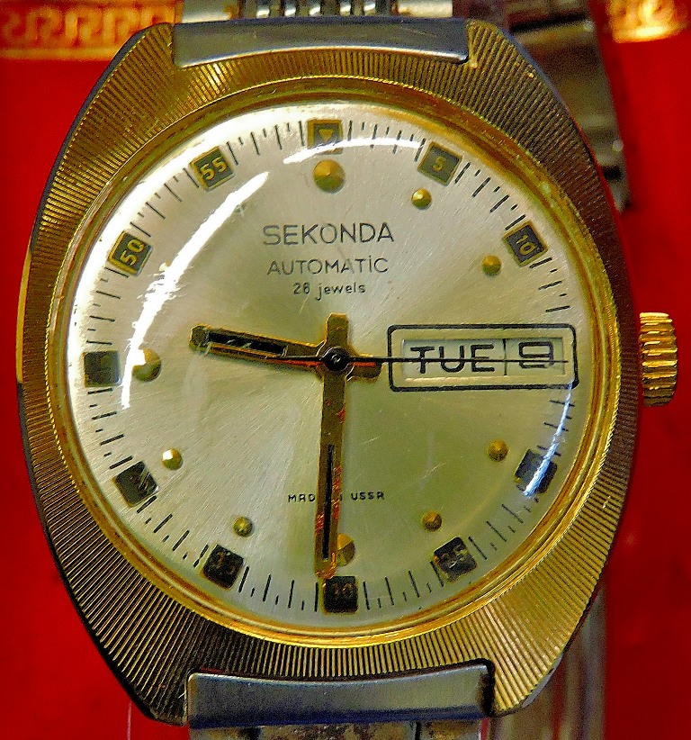 Watch - Gents Sekonda 26 Jewel automatic watch with date window No. 979456. Boxed. - Image 2 of 2